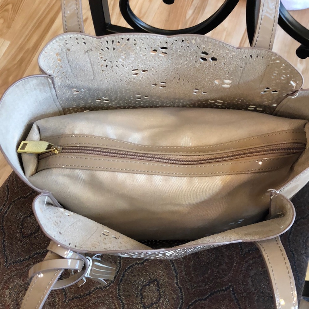 Handbag - Picture 3 of 4